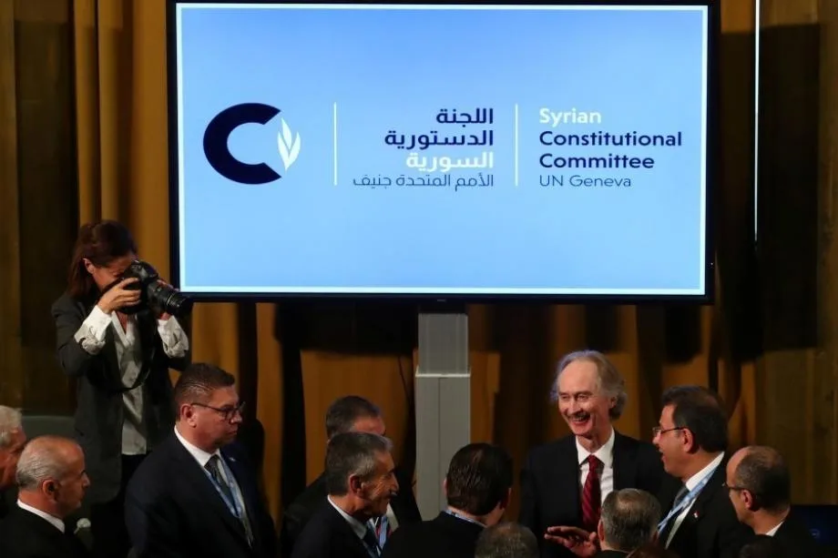 اللجنة الدستورية