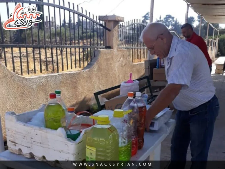 منتجات متنوعة في سوق الجمعة