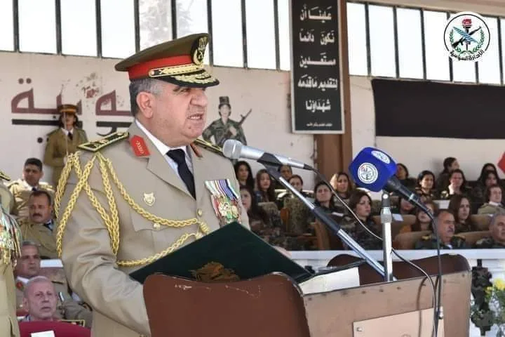 وزير الدفاع علي محمود عباس