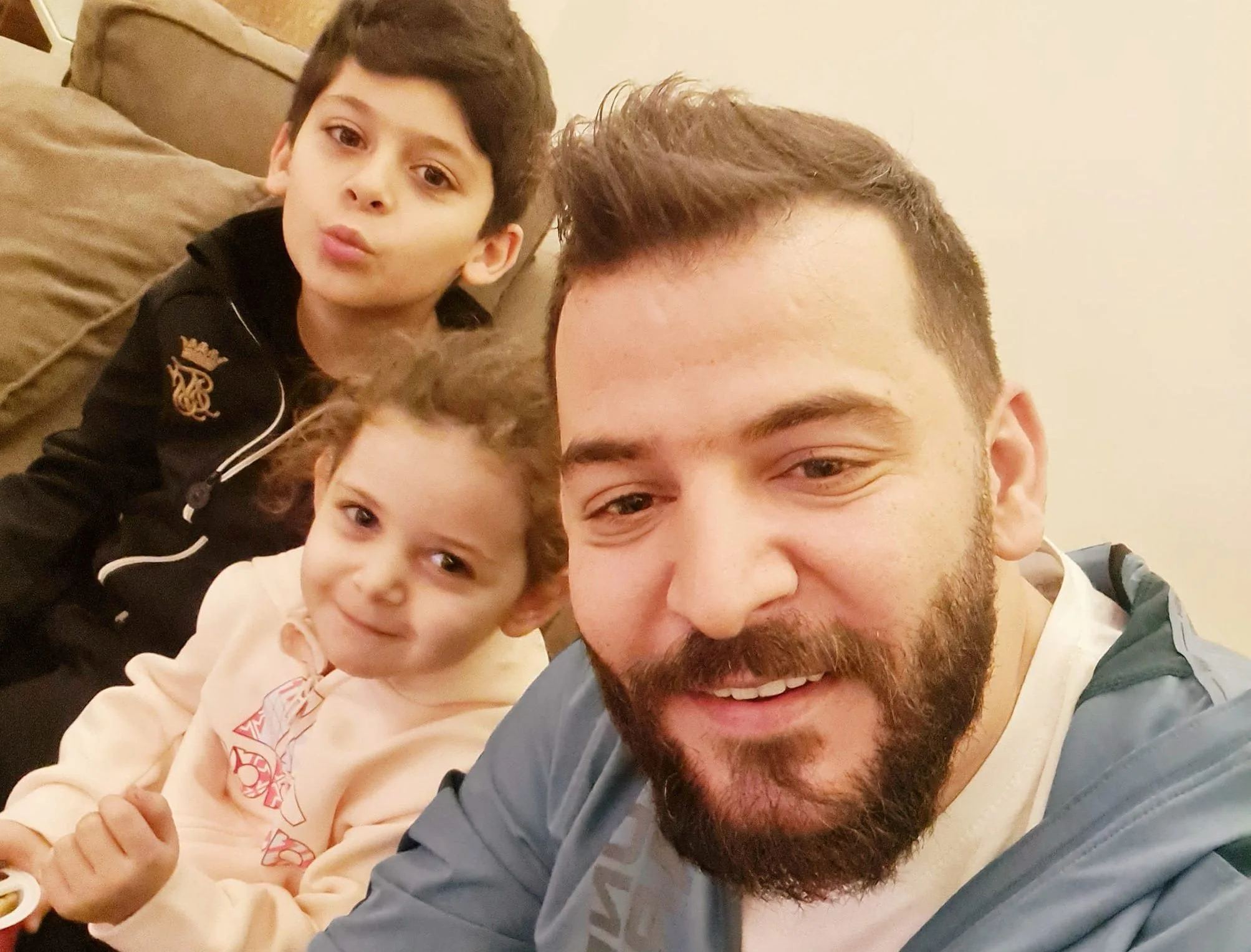 حسام جنيد وأولاده