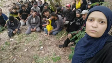 سوريون عالقون بجزيرة يونانية