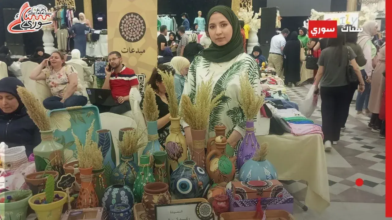 رغد كيالي.. خريجة الطب البشري تصنع الأثاث من الفخار