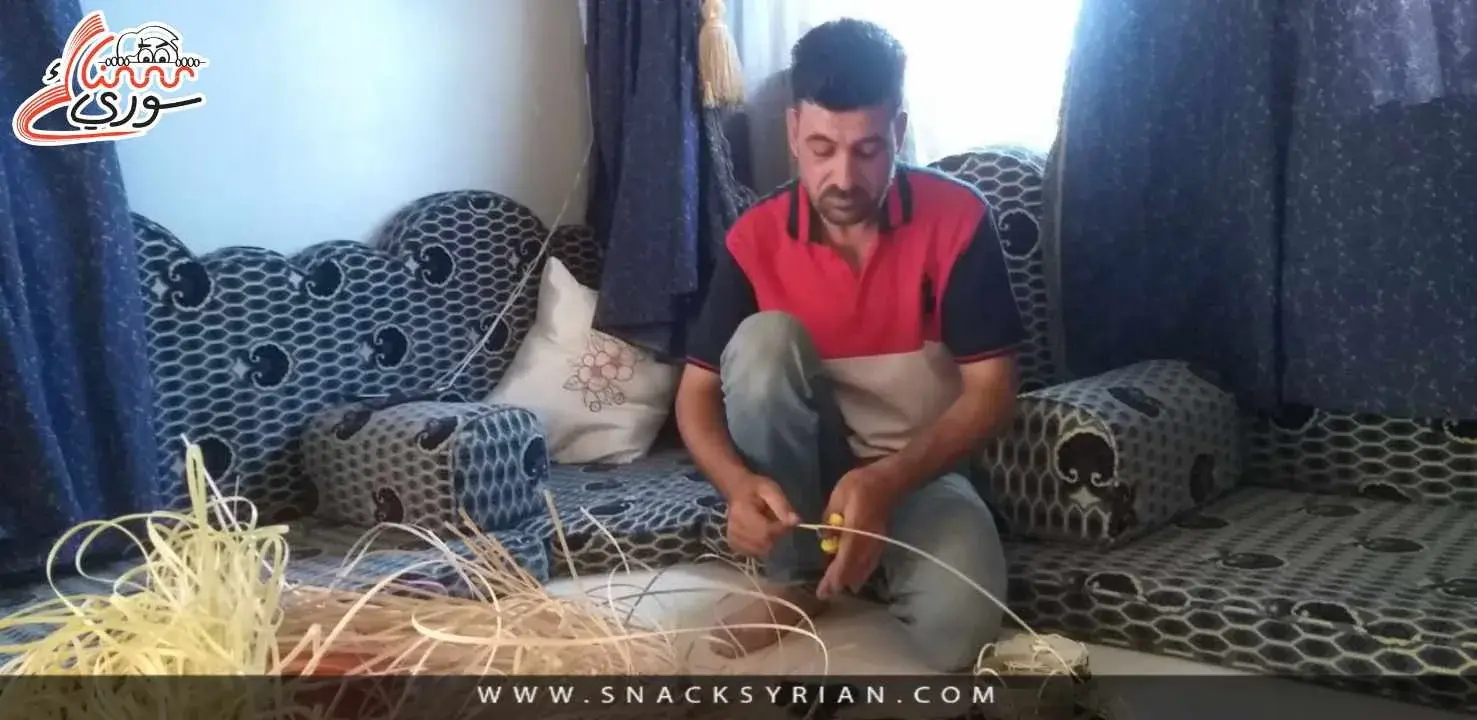 وائل مرعي حرفي قش وخيزران