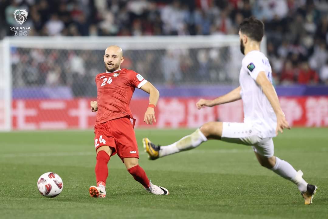 بعد الجولة الأولى .. عبد الرحمن ويس ضمن التشكيلة المثالية لأمم آسيا ...