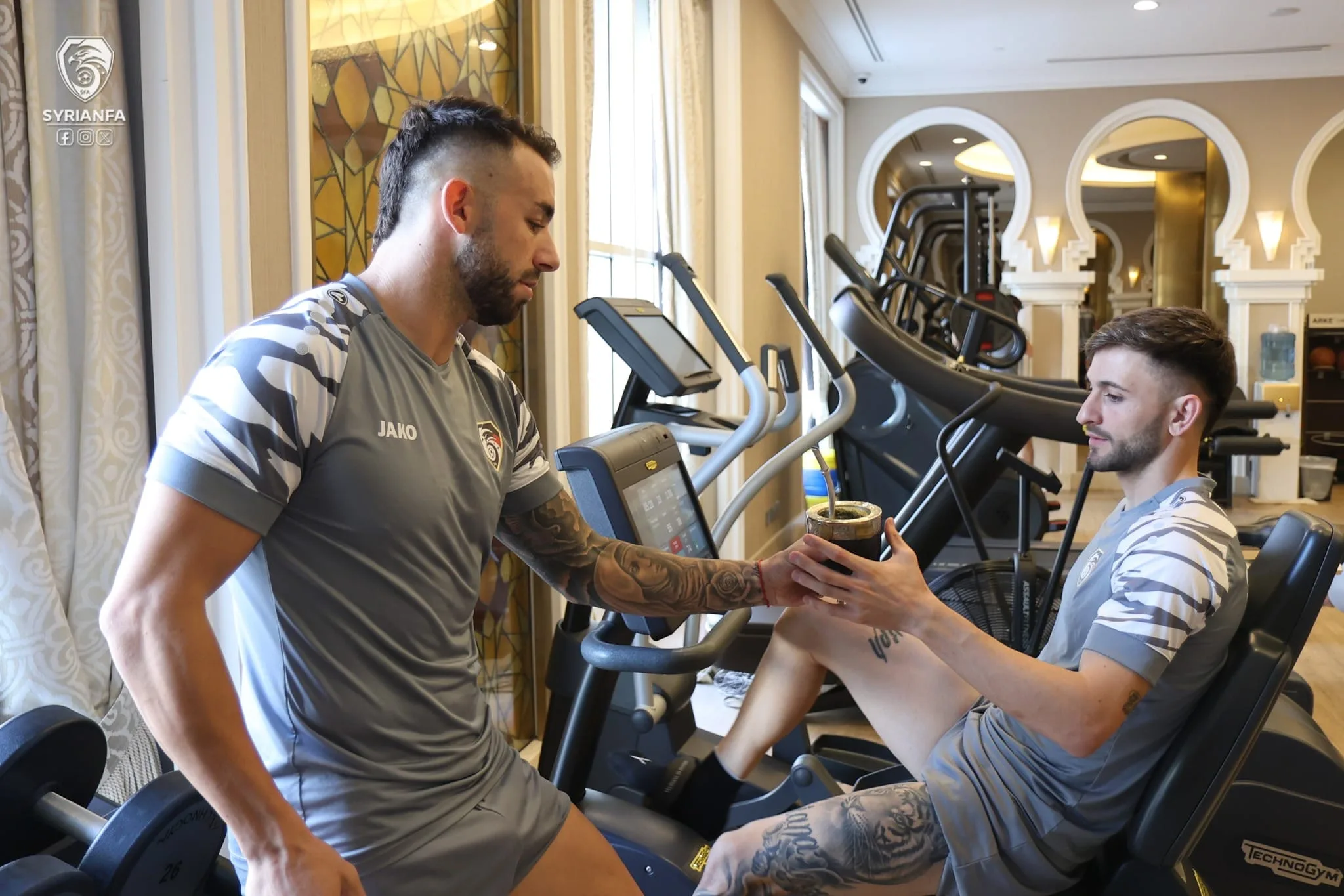 غرفة ملابس منتخب سوريا بعد مباراة أوزبكستان: أجواء إيجابية بالتعادل