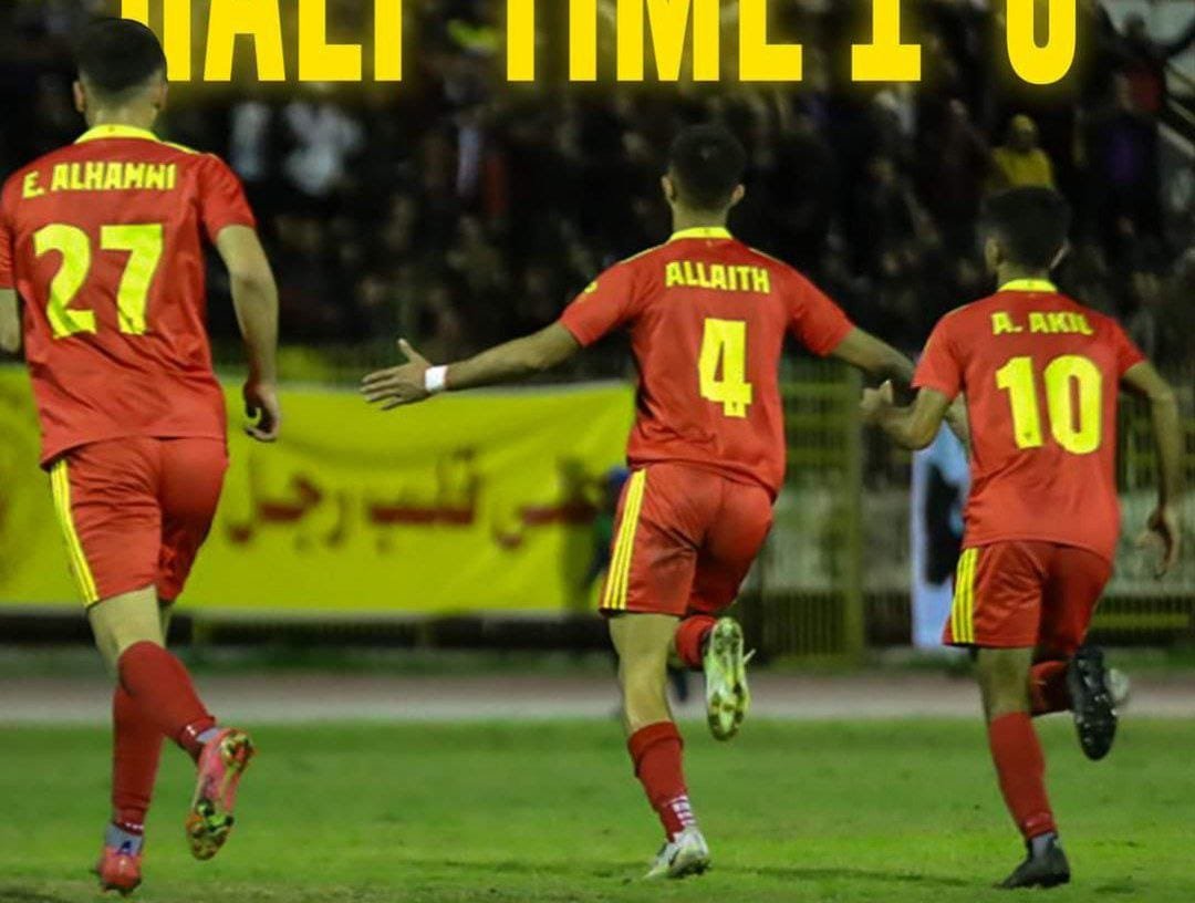 احتفال لاعبي فريق تشرين بهدف الفوز على جبلة