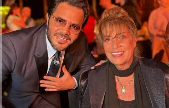 منى واصف ونيشان