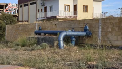 أنابيب محطة مياه في الرقة مع شعار سناك سوري
